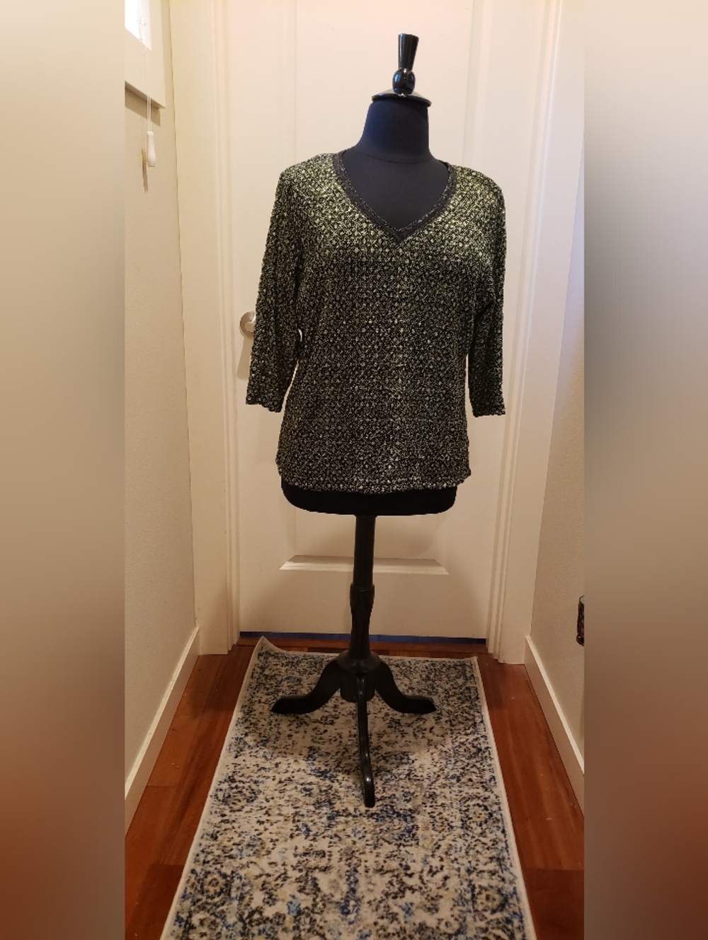 Style & Co V‑Neck Womens Blouse in Black and Bright Green